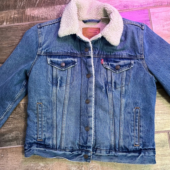 LEVI’S ORIGINAL SHERPA TRUCKER JACKET Size S Denim *Sold Out Online * - Picture 1 of 8